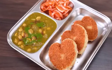 Step 10: serving Street-Style Chole Pattice