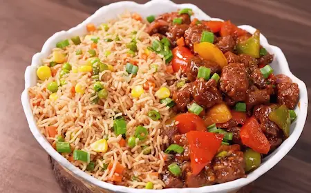 Step 6: serving Soya Chilli & Fried Rice restaurant style