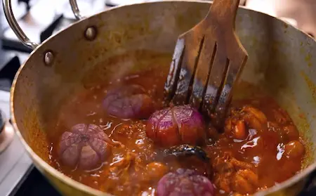 Garlic and onions mixed with masala