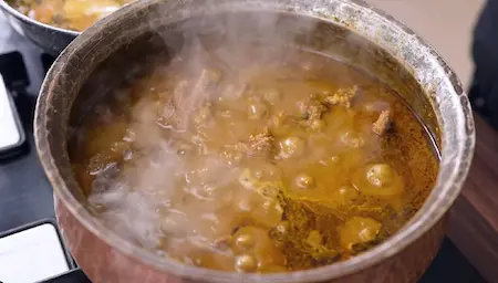 Step 7: cooking Kolhapuri Sukka Mutton