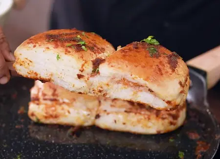 Step 6 preparing masala pav for Street Style Surti Paneer Ghotala Recipe