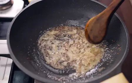 Step 3: Tempering jeera and ginger garlic paste for Paneer Kasuri Methi