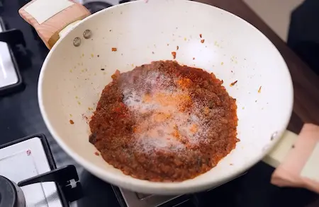 Step 6: making masala gravy for Arbi Ke Patte Ki Sabji