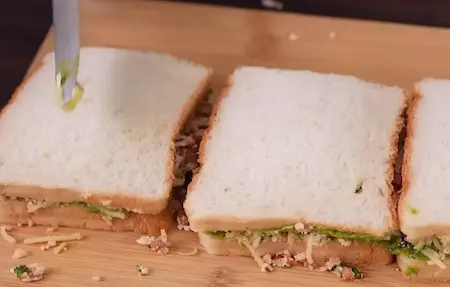 Step 3: assembling the Paneer Crispy Sandwich with chutney and paneer filling