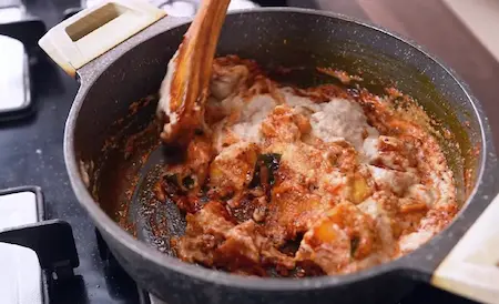 Step 4: cooking vatan gravy for Maharashtrian Style Kaju Sabji