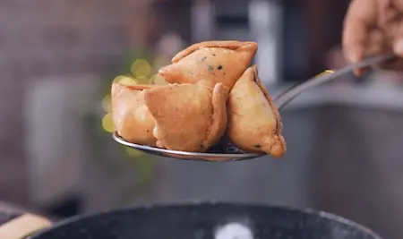 Step 4: Golden brown crispy Mini Singara ready to serve