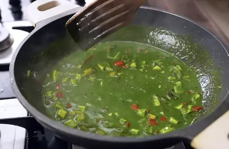 Step 5: adding palak puree for Palak Paneer Pulao