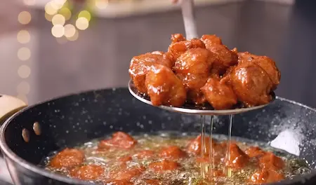 Step 3: frying crispy soya chunks for Soya Chilli