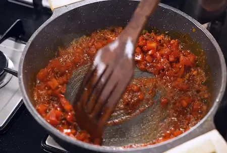 Step 5: cooking tomato masala for Sardiyo Wali Special Khichdi