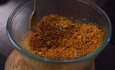 Step 3: Grinding dry masala coarsely for Bharwa Turai stuffing