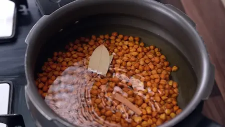 Step 1: pressure cooking soaked chana for Chana Masala