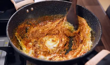 Step 4: cooking curd besan masala for Suran ki Sabji Recipe