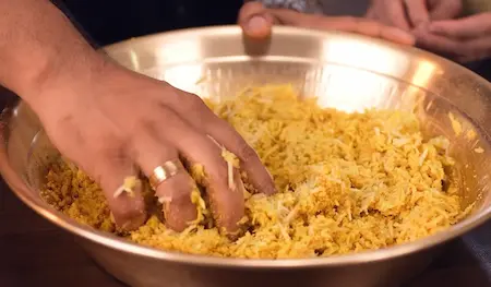 Step 2: Making Kanki Korma atta dough for Dudhi Muthiya