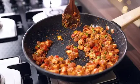 Step 2: making kadai paneer stuffing for Canteen Style Paneer Puff