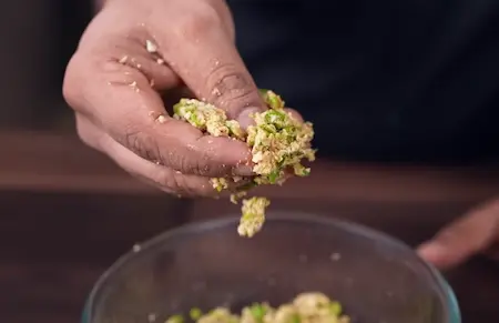 Step 2: mixing paneer and matar stuffing for Paneer Matar Kulcha