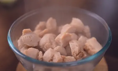 Step 2: Boiling and squeezing soya chunks for Chana Soya Ki Sabji