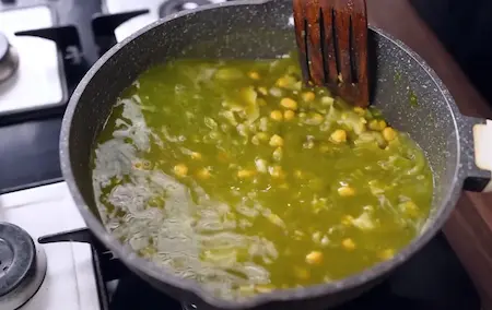 Step 3: cooking green chole for Street-Style Chole Pattice